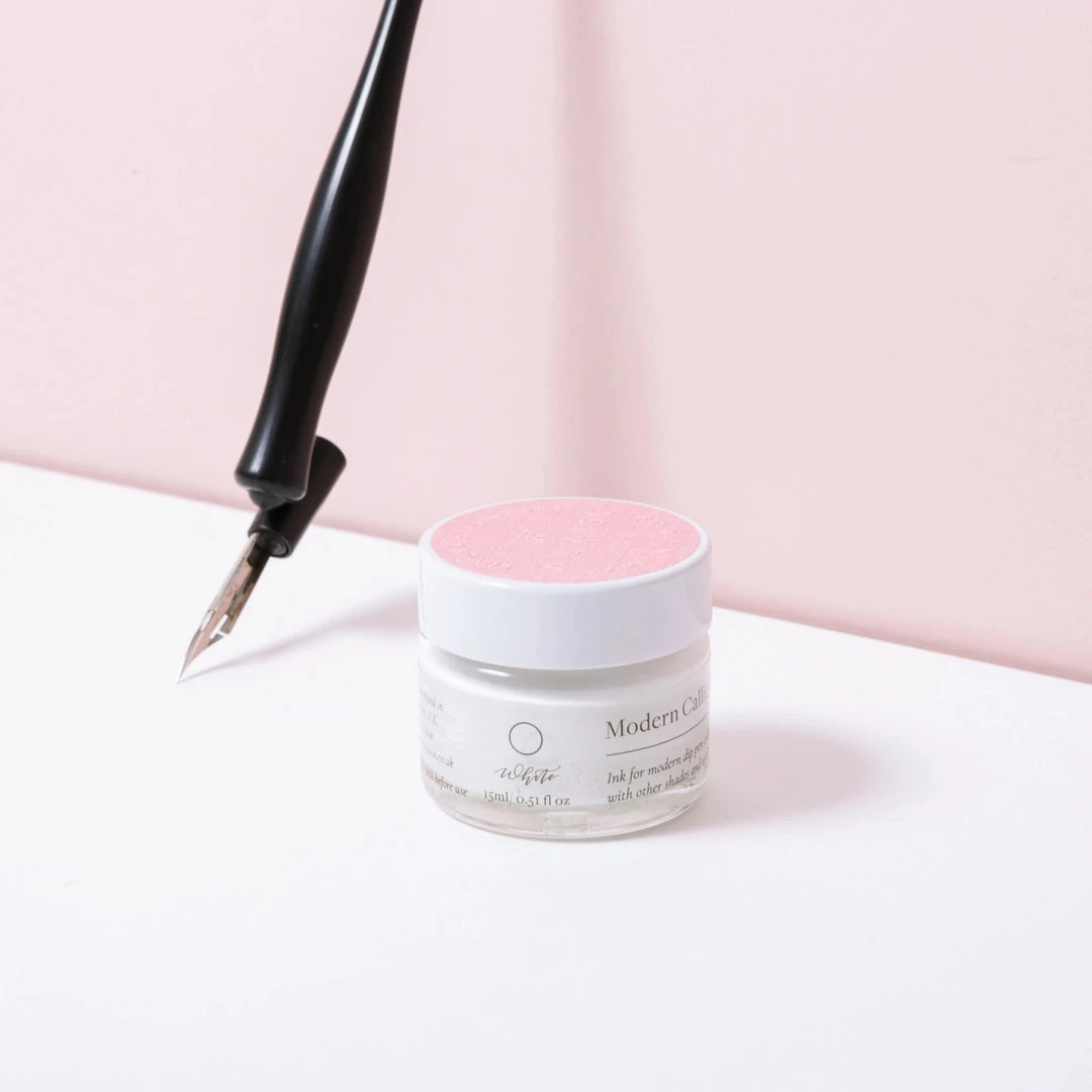 À L'AISE LTD White Modern Calligraphy Ink Art & Home 3 À L'AISE LTD White Modern Calligraphy Ink Art & Home