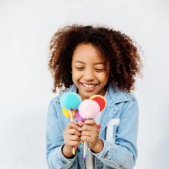 OOLY Strawberry - Sakox - Scented Lollypop Pen Fun Stuff